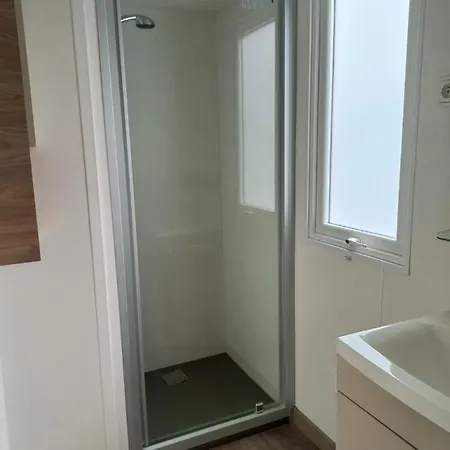 Camping Mobil Les Sables Du Midi *